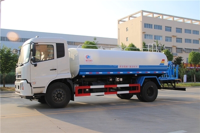 凱馬5噸灑水車價(jià)格及國外灑水車與洗掃車型號(hào)對(duì)比